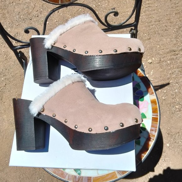 CHARLES DAVID Faux Fur Trim Studded Mules Clogs Taupe Suede NOS EU Size 39 - Picture 5 of 10